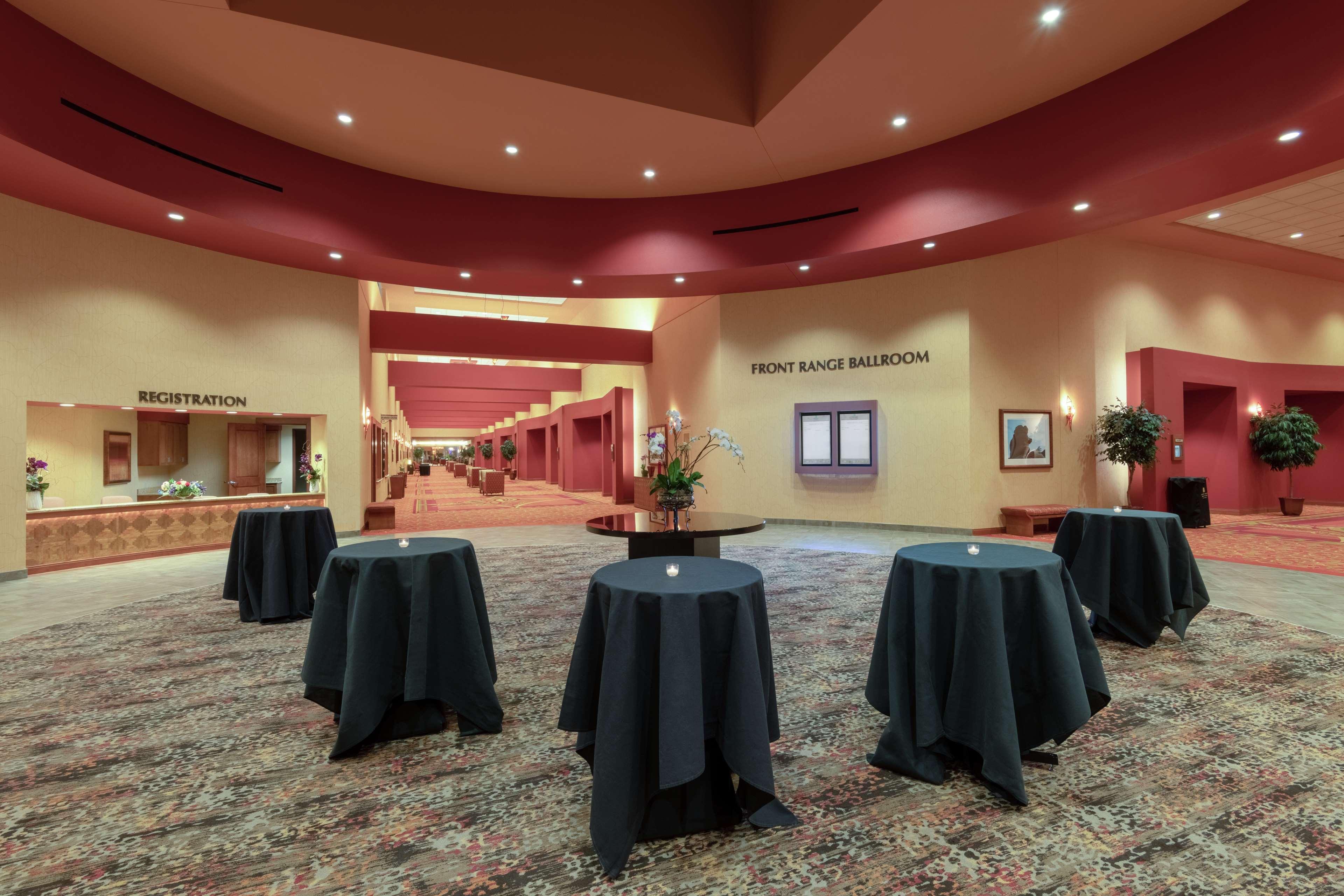 Embassy Suites Loveland Conference Center Екстер'єр фото