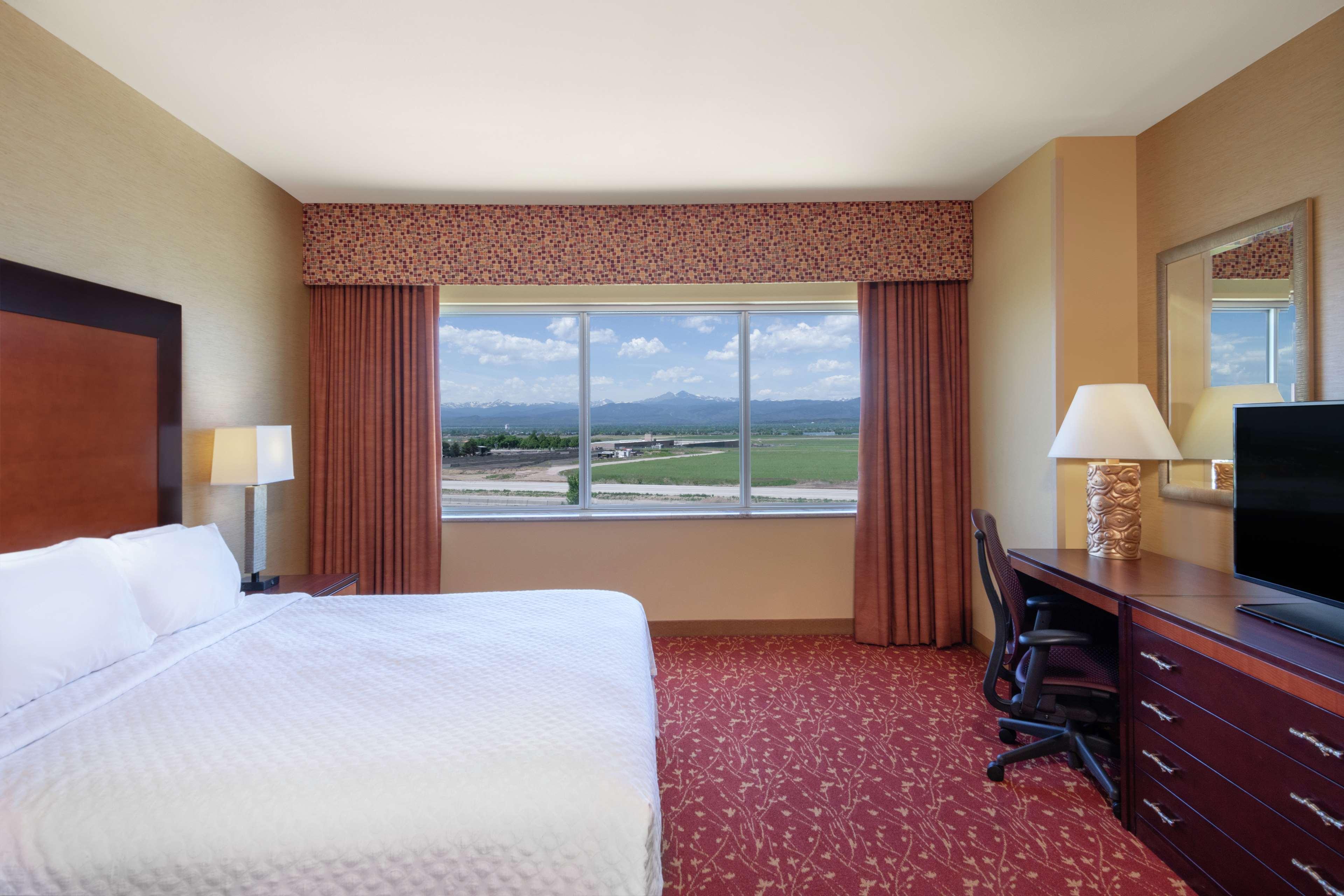 Embassy Suites Loveland Conference Center Екстер'єр фото