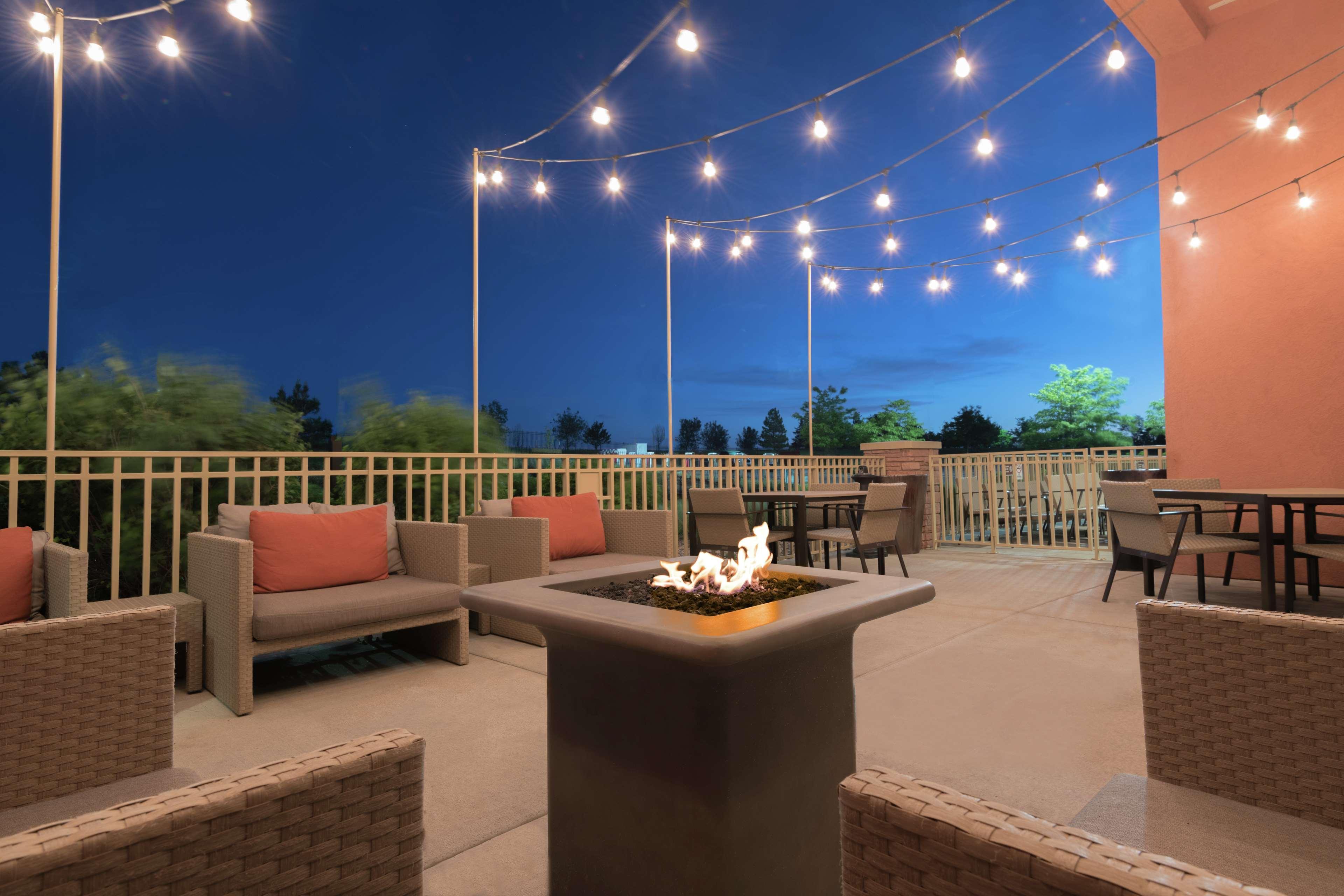 Embassy Suites Loveland Conference Center Екстер'єр фото