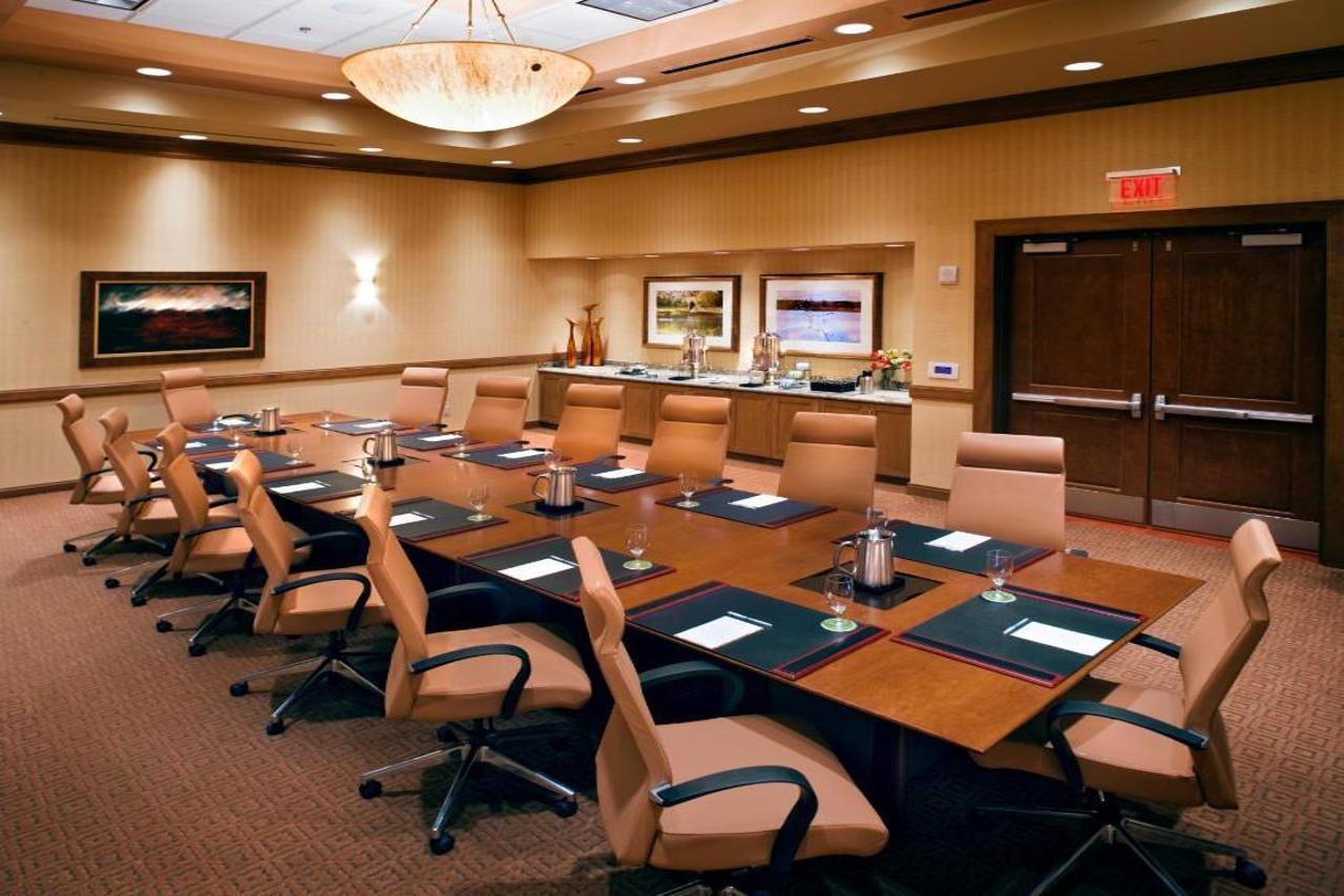 Embassy Suites Loveland Conference Center Екстер'єр фото