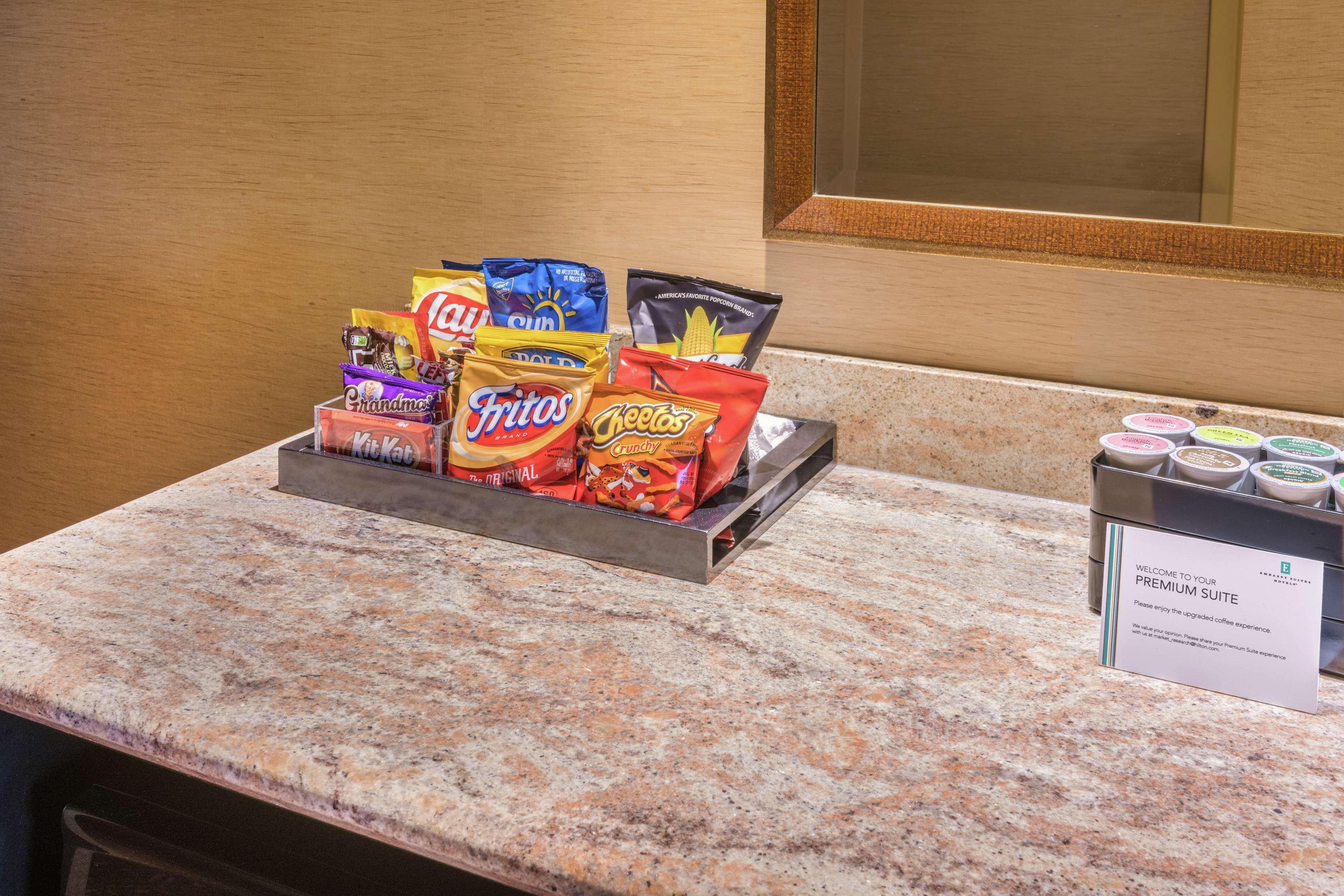 Embassy Suites Loveland Conference Center Екстер'єр фото