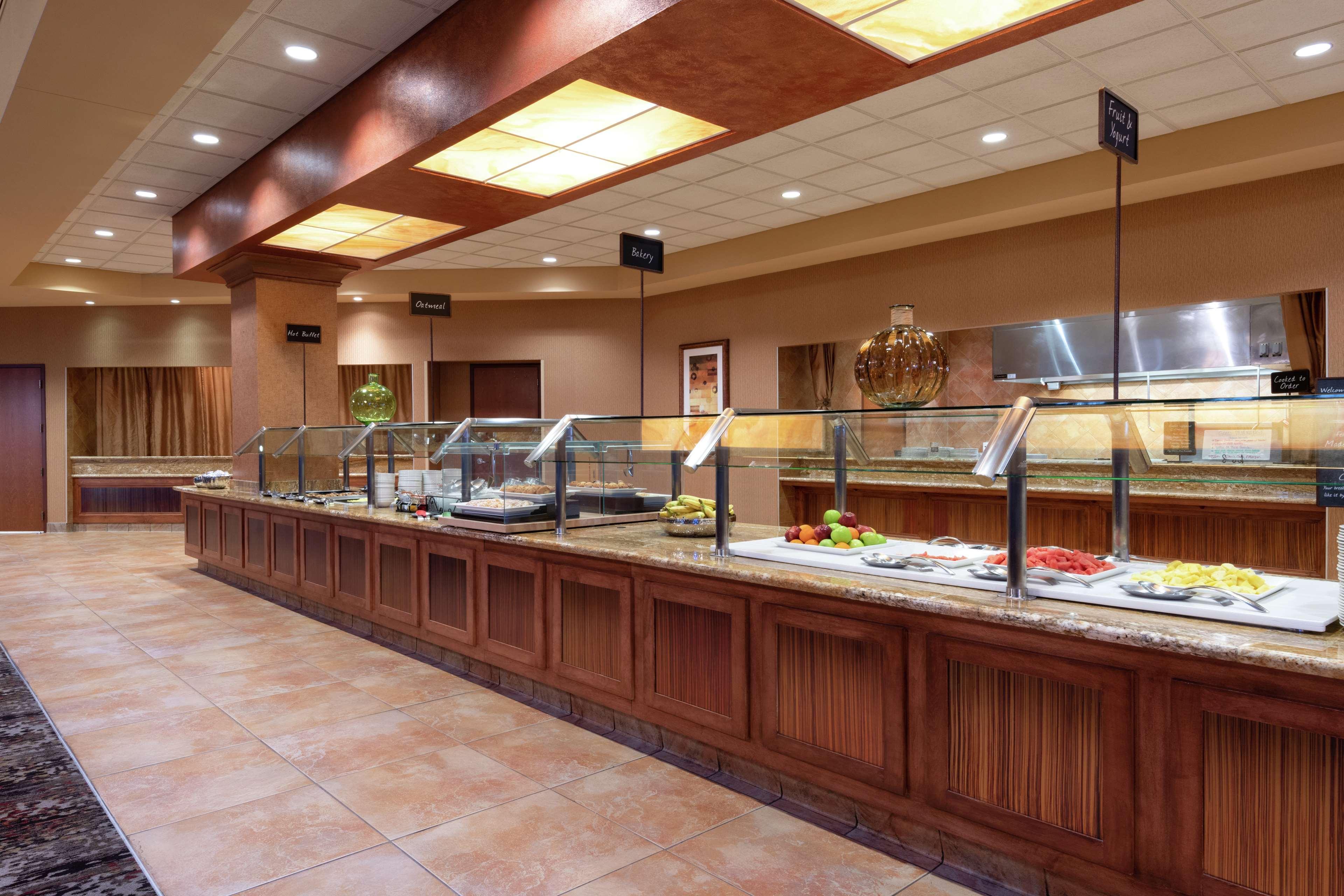 Embassy Suites Loveland Conference Center Екстер'єр фото