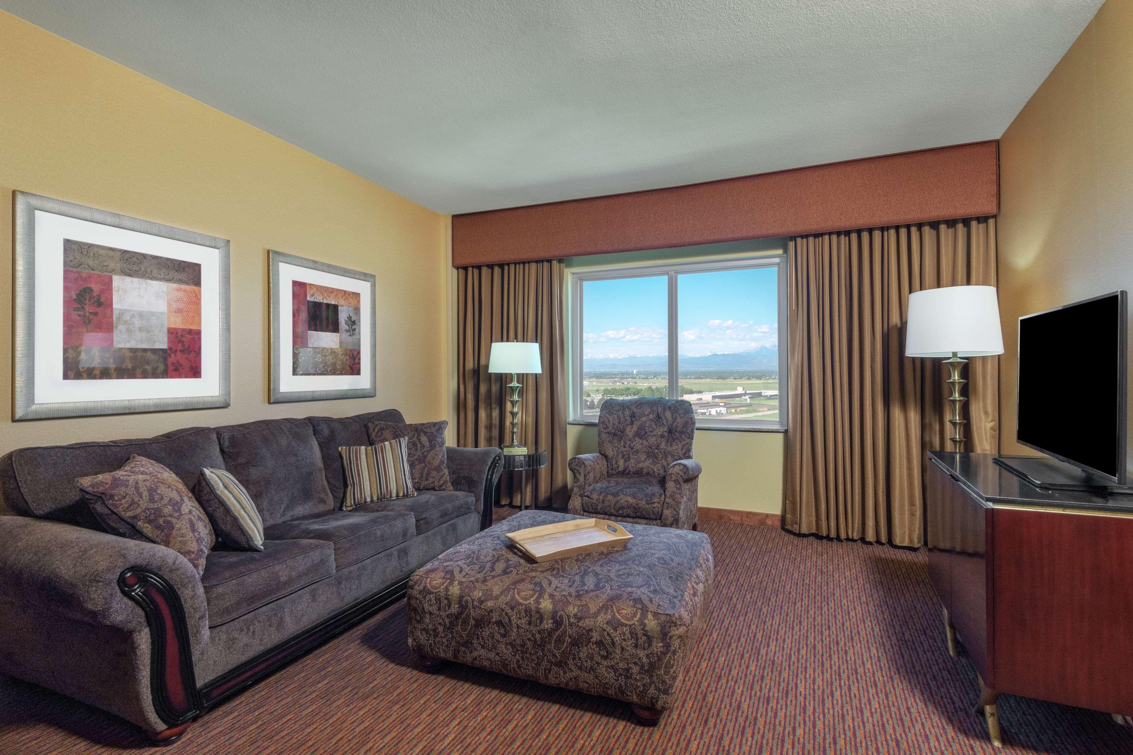 Embassy Suites Loveland Conference Center Екстер'єр фото