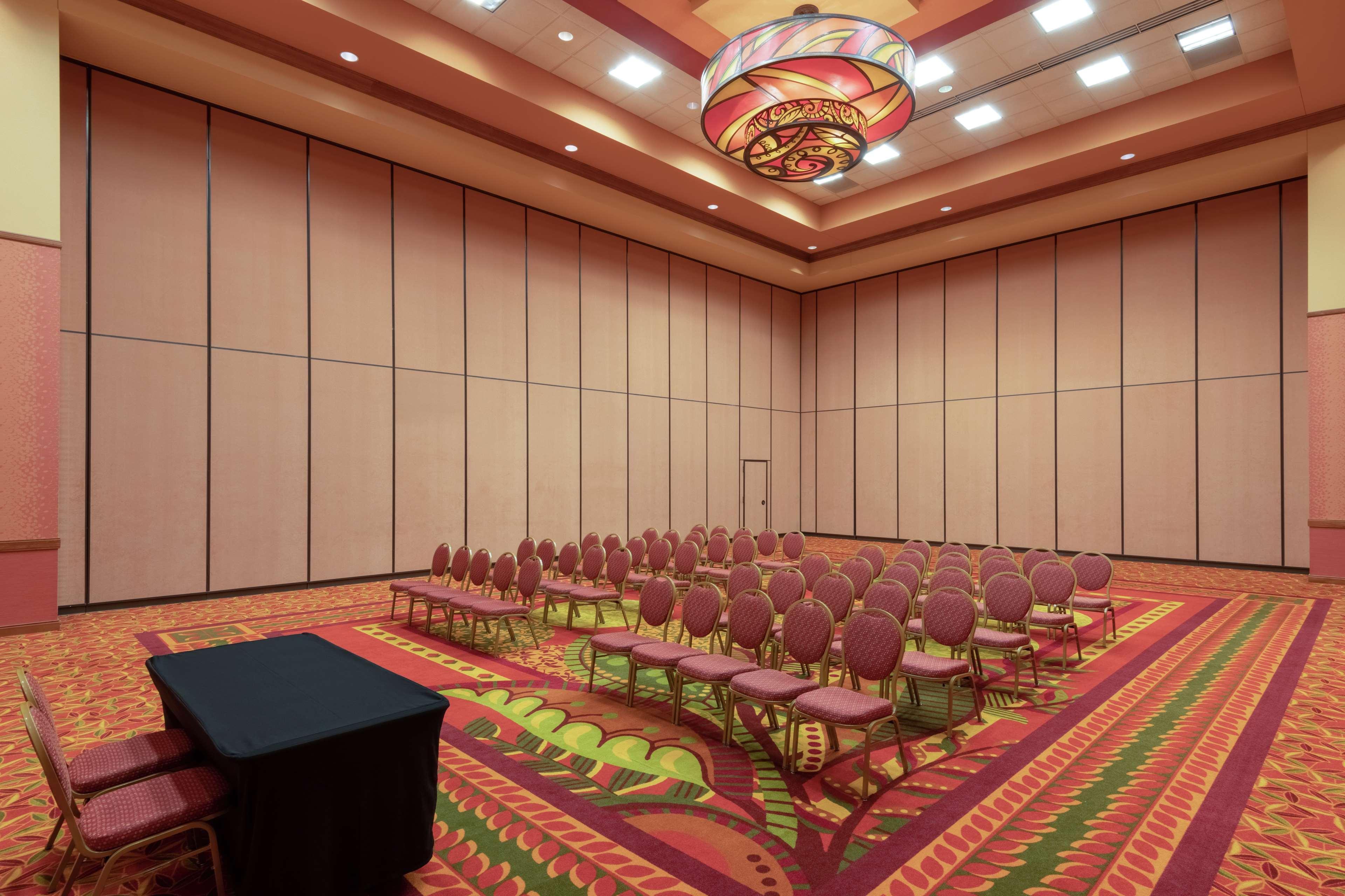 Embassy Suites Loveland Conference Center Екстер'єр фото