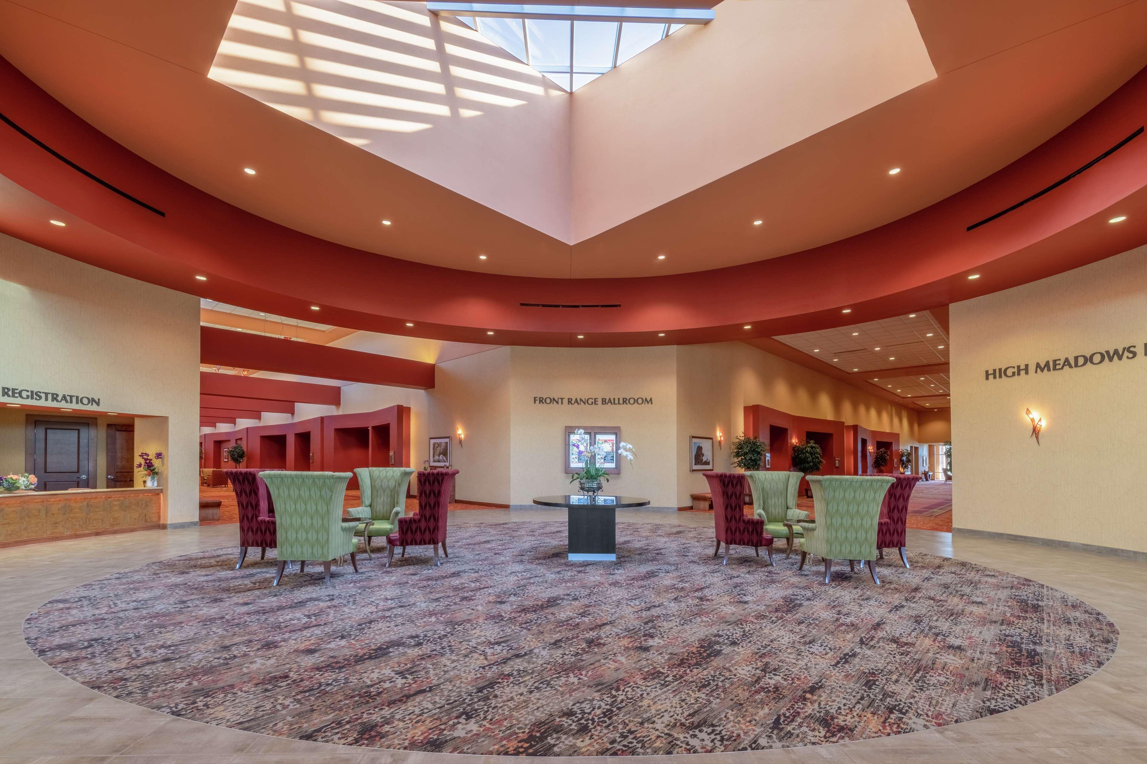 Embassy Suites Loveland Conference Center Екстер'єр фото