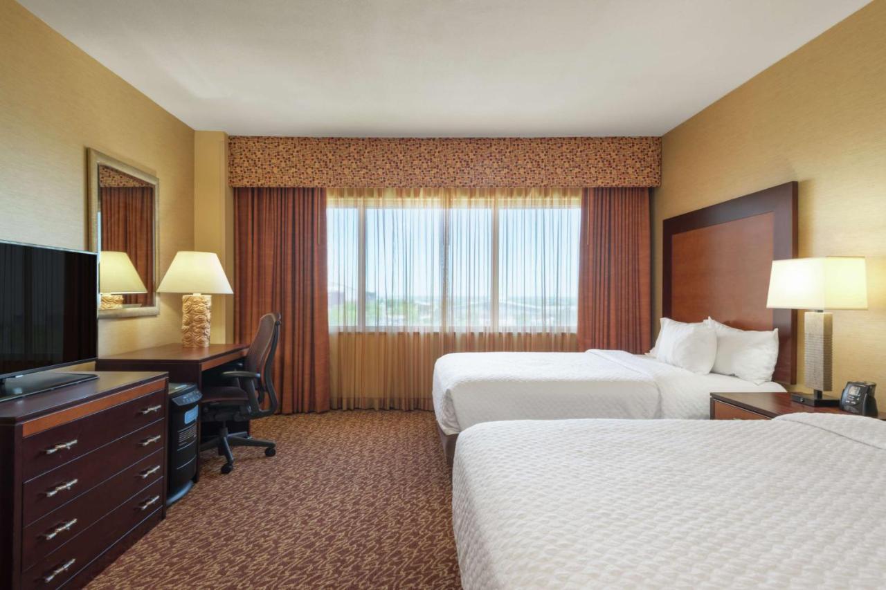 Embassy Suites Loveland Conference Center Екстер'єр фото