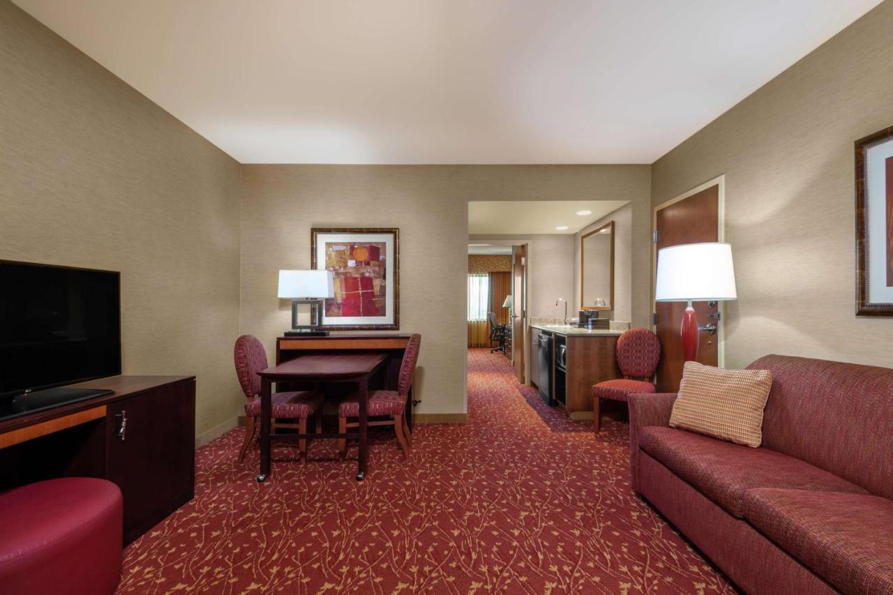 Embassy Suites Loveland Conference Center Екстер'єр фото