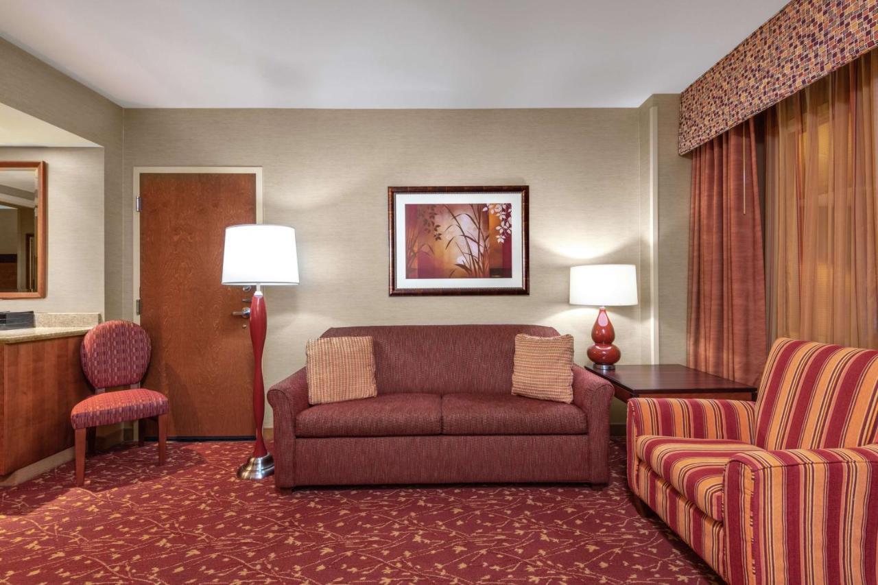 Embassy Suites Loveland Conference Center Екстер'єр фото